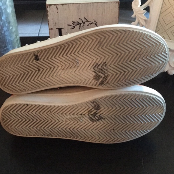 Peach&grey shoe with stones on the side - Picture 3 of 4